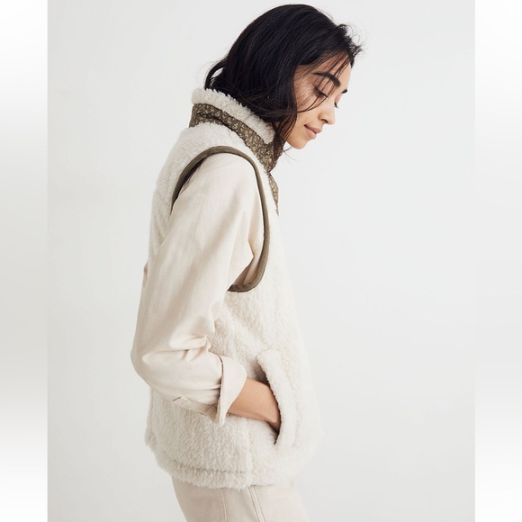 (Re)sourced Faux-Shearling Vest in Colorblock - Picture 6 of 10